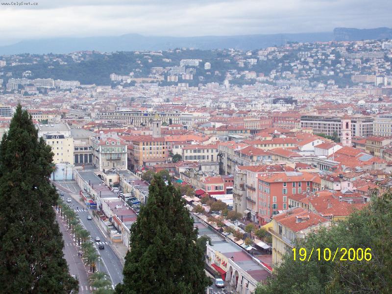 Foto: Nice-Pohled na m�sto z hradn�ho n�vr�� /Butte du Chateau/