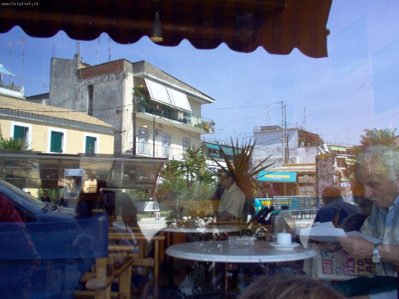 Foto: �ivot v Kerky�e-Kerkyra je hlavn� m�sto ostrova Korfu