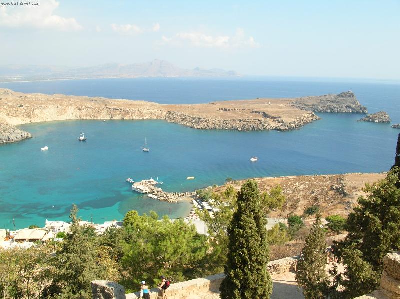 Foto: Rhodos - svatebn� cesta-pohled z akropole v m�st� Lindos