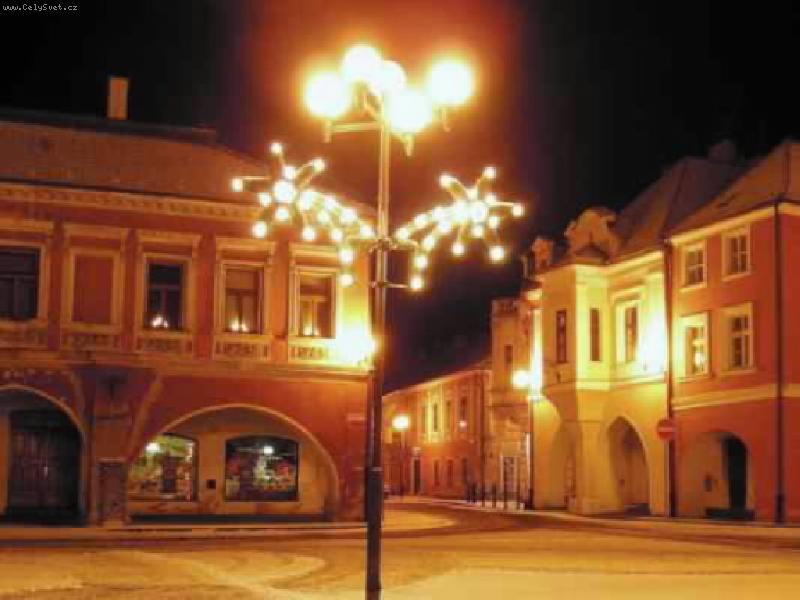 Foto: Kada� v zim�-N�m�st� v zimn� noci