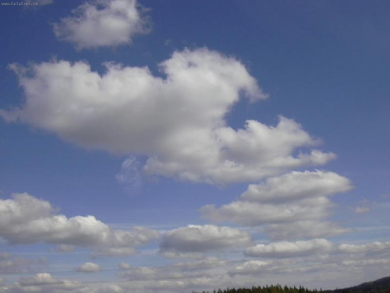 Foto: Nebe na zemi-Obloha nad Karlov�mi Vary