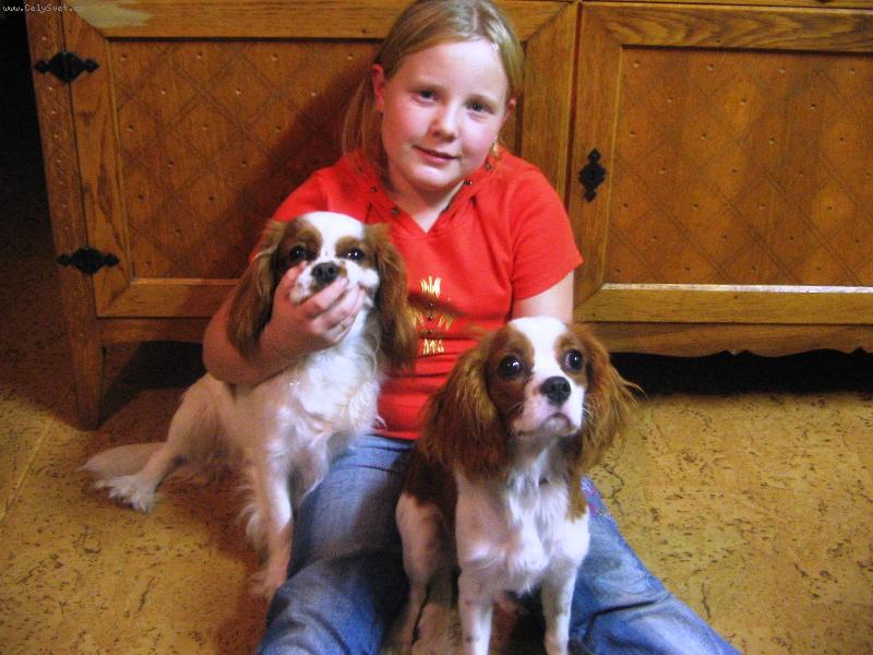 Foto: v levo-Charles a v pravo-Betka-Jeden moc mluv�