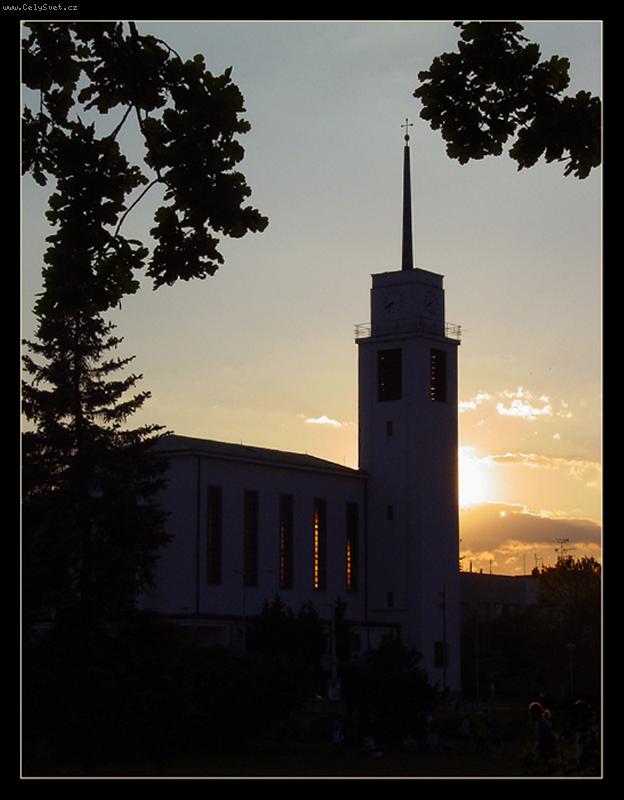 Foto: "Bo�� sv�tlo"-Z�pad slunce nad Krav� horou